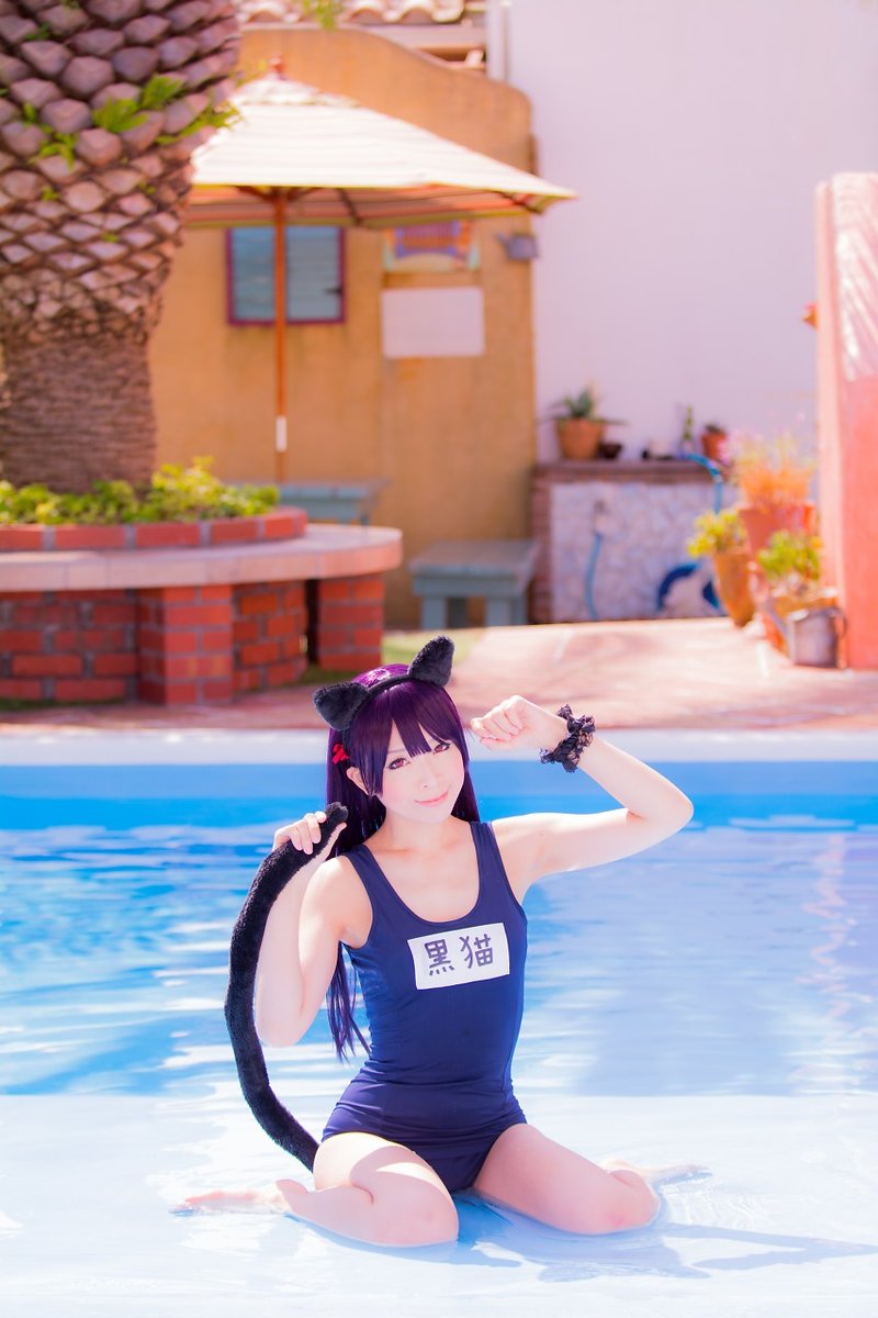 泳装萝莉死库水黑猫泳池玩耍